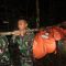 Prajurit Yonif TP 833/BD Ikut Tembusi Medan Ekstrem Evakuasi 8 Korban Helikopter PK-CFX di Bukit Puntak, Sekadau