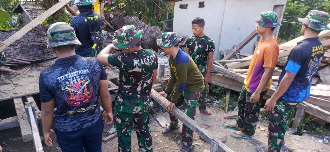 ‎TMMD Ke-128 Kodim 1204/Sanggau Rehab Rumah Warga di Dusun Onggok ‎