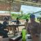 Wujudkan Kedekatan Dengan Warga, Bhabinkamtibmas Polsek Kuala Behe Patroli Sambang Dialogis