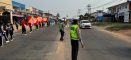Satlantas Polres Melawi Kawal Lomba Jalan Santai Beregu dalam Rangka HUT ke-81 RI