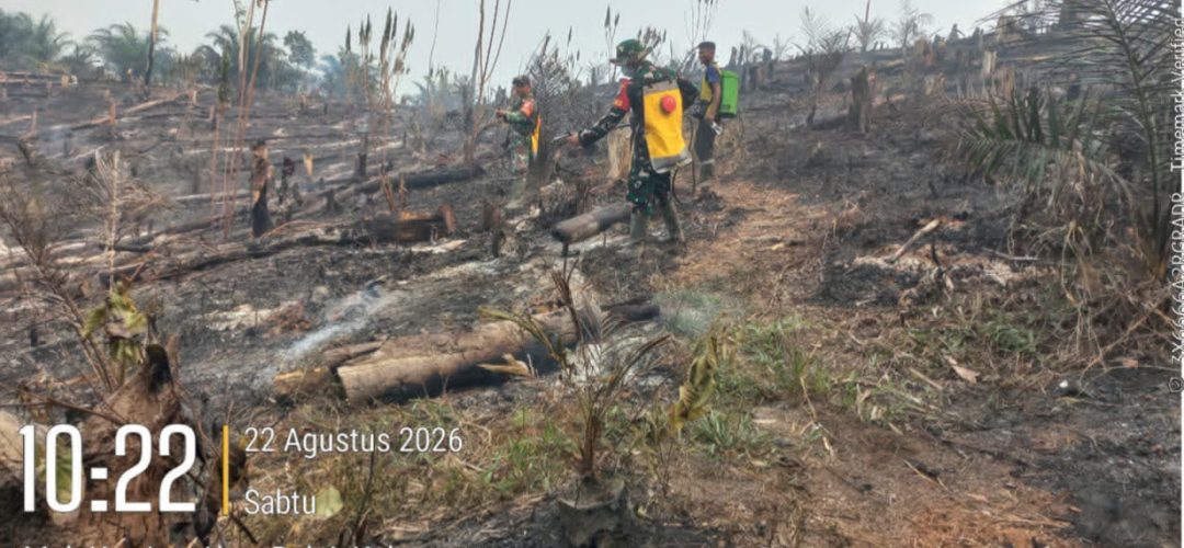 Koramil 1204-10/Balai Bersama Masyarakat Padamkan Karhutla Seluas 14,7 Hektare