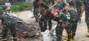 Perlancar Aktivitas Masyarakat, Anggota Koramil 07/Teluk Keramat Bersama Warga Timbun Jalan Usaha Tani