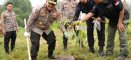 Lestarikan Alam Bumi Khatulistiwa, Polda Kalbar Tanam Pohon di Kawasan Wisata Danau Belibis