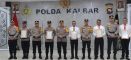 Kapolda Kalbar Berikan Penghargaan kepada Lima Personel Berprestasi